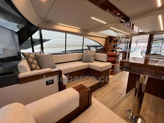 Riviera 50 Sport Motor Yacht usado à venda