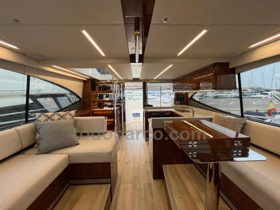 Riviera 50 Sport Motor Yacht usado à venda
