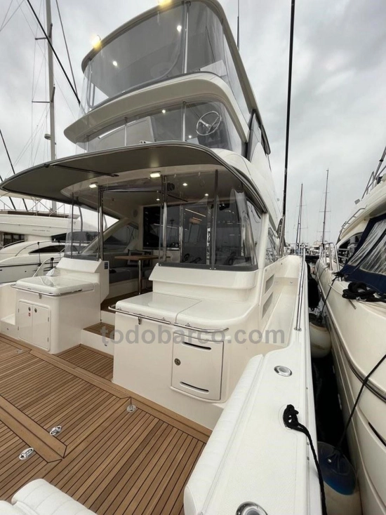 Riviera 50 Sport Motor Yacht usado à venda