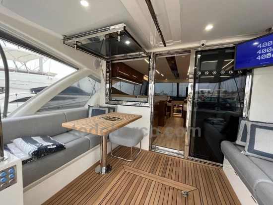 Riviera 50 Sport Motor Yacht usado à venda