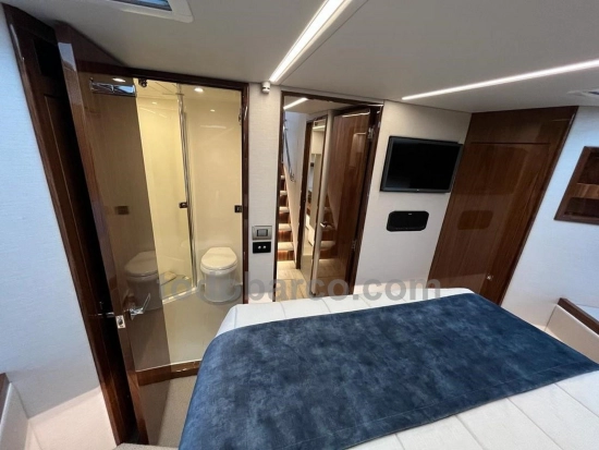 Riviera 50 Sport Motor Yacht usado à venda