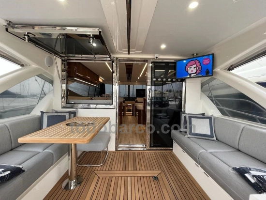 Riviera 50 Sport Motor Yacht usado à venda