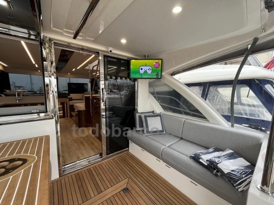 Riviera 50 Sport Motor Yacht usado à venda