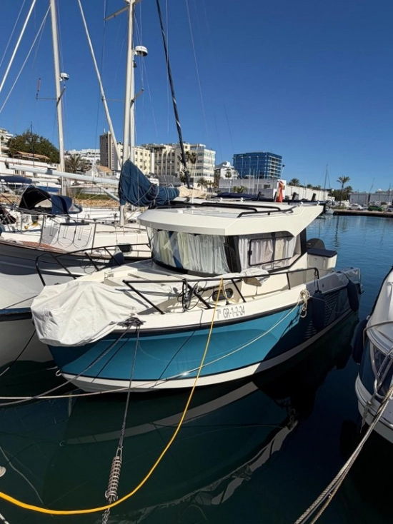 Quicksilver Pilothouse 805 Explorer de segunda mano en venta