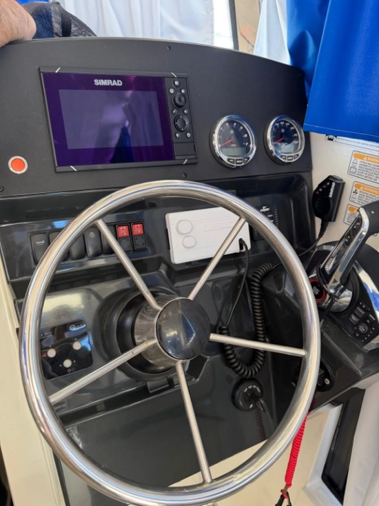 Quicksilver Pilothouse 805 Explorer de segunda mano en venta