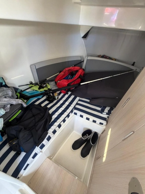 Quicksilver Pilothouse 805 Explorer de segunda mano en venta