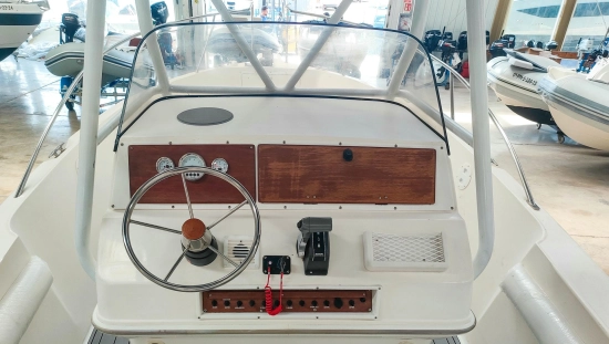 Wellcraft 238 CCF center console de segunda mano en venta