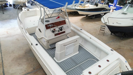 Wellcraft 238 CCF center console de segunda mano en venta