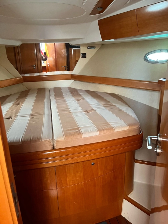 Beneteau Antares 12 Fly usado à venda