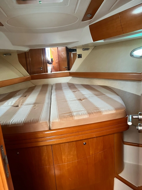 Beneteau Antares 12 Fly usado à venda