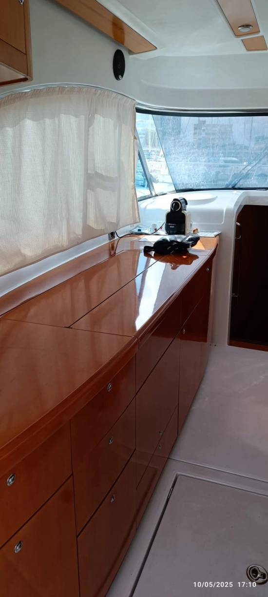 Beneteau Antares 12 Fly usado à venda