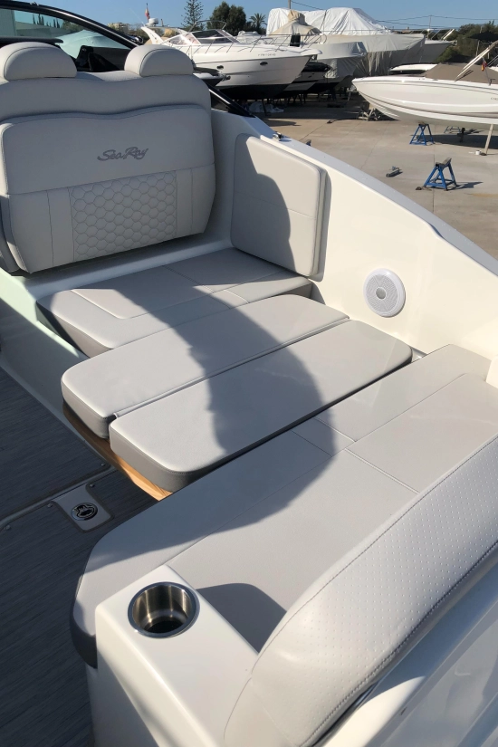 Sea Ray Sundancer 265 usado à venda