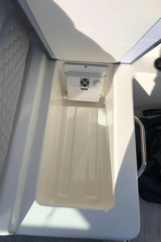 Sea Ray Sundancer 265 usado à venda