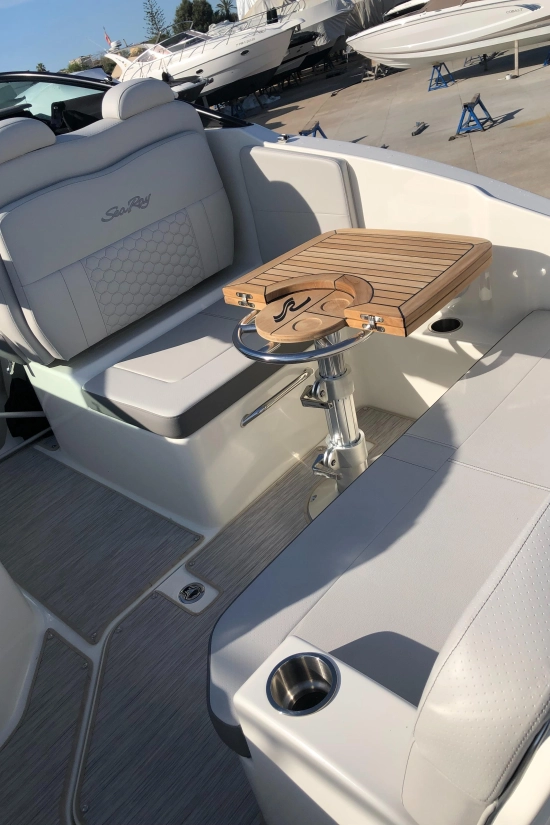 Sea Ray Sundancer 265 usado à venda
