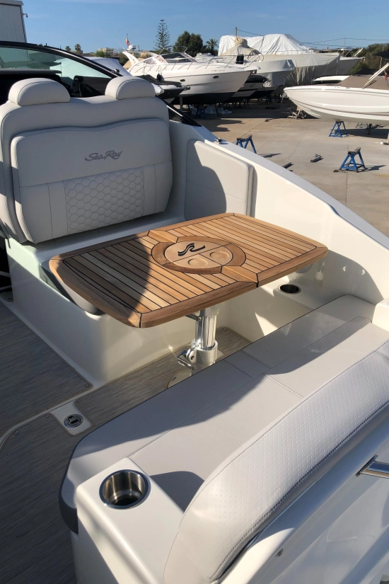 Sea Ray Sundancer 265 usado à venda