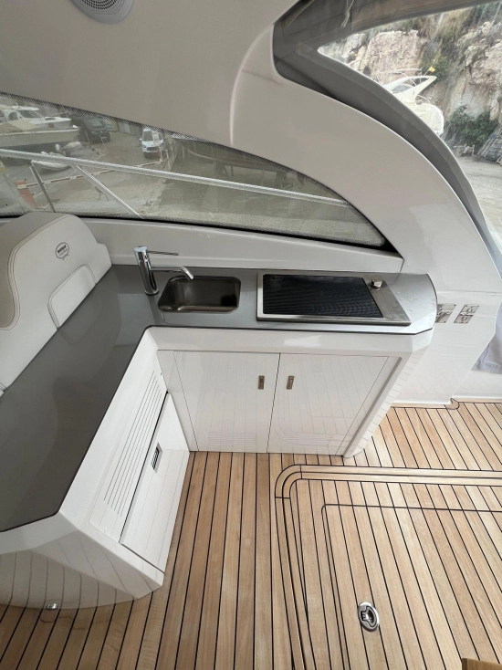Sessa Marine C38 usado à venda
