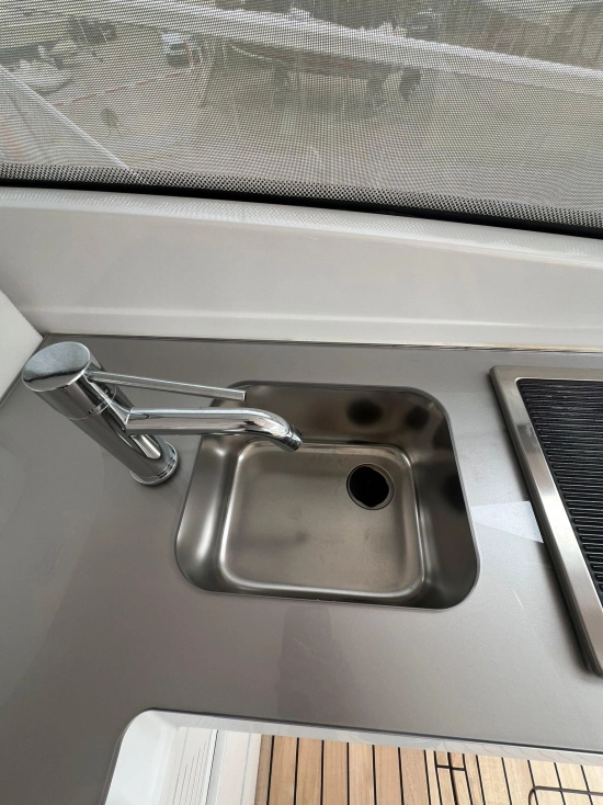 Sessa Marine C38 usado à venda
