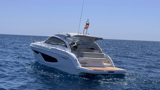 Sessa Marine C38 usado à venda