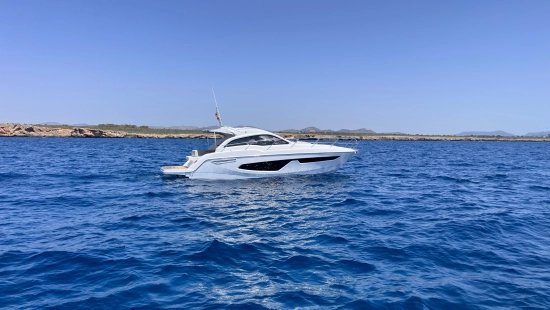 Sessa Marine C38 usado à venda