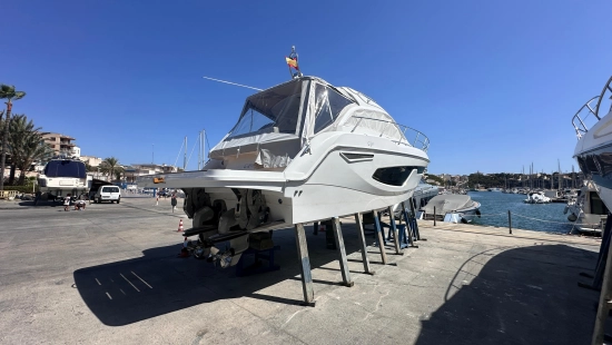 Sessa Marine C38 usado à venda