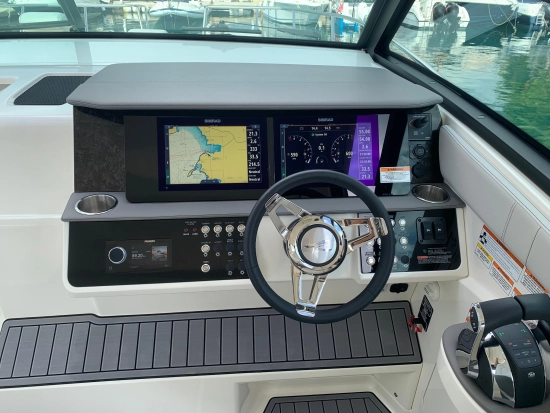 Sea Ray Sundancer 320 usata in vendita