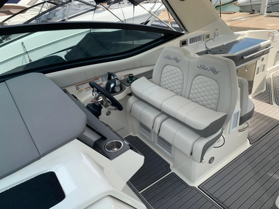 Sea Ray Sundancer 320 usata in vendita