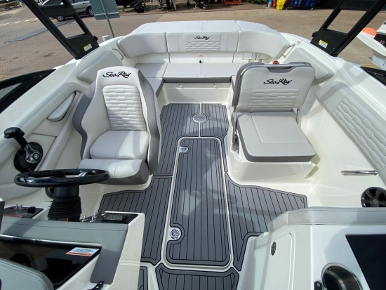 Sea Ray SPX 210 usata in vendita