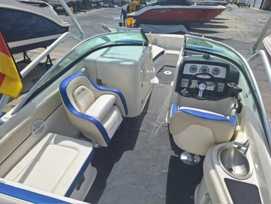 Sea Ray Sundeck 240 usata in vendita