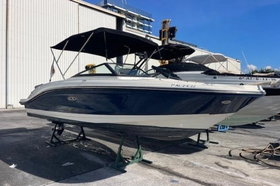 Sea Ray SPX 210 usado à venda
