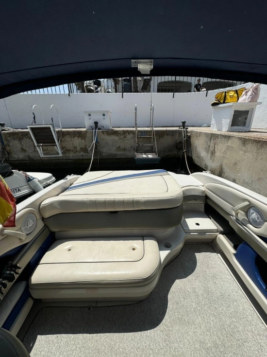 Sea Ray 220 Select usado à venda