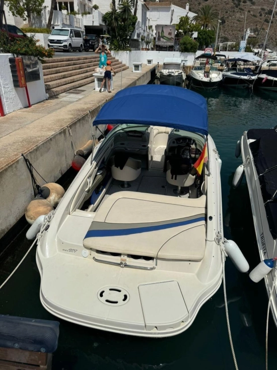Sea Ray 220 Select usado à venda