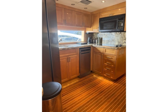 Hatteras Yachts 70 Convertible de segunda mano en venta