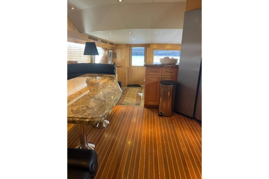 Hatteras Yachts 70 Convertible de segunda mano en venta