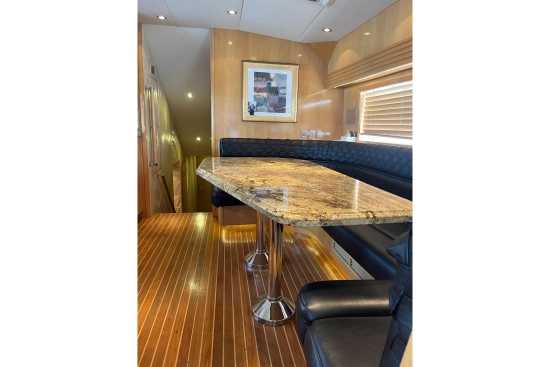 Hatteras Yachts 70 Convertible de segunda mano en venta