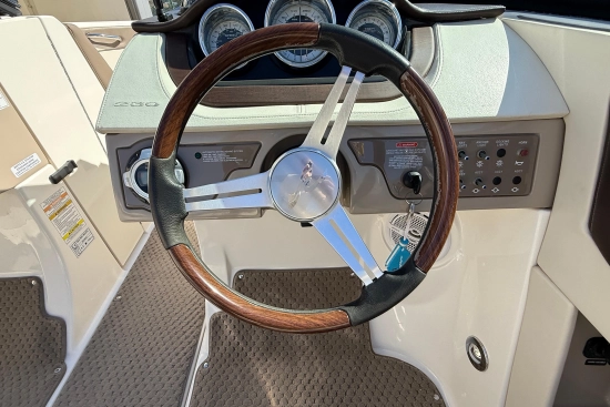 Sea Ray SLX 230 de segunda mano en venta