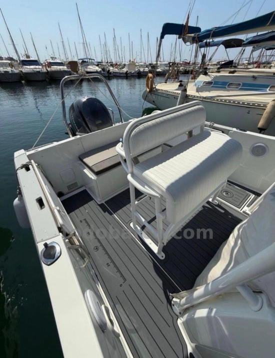 Jeanneau Cap Camarat 6.5 Cc de segunda mano en venta