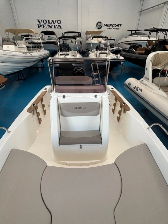 Mingolla Brava 22 Open nuevo en venta