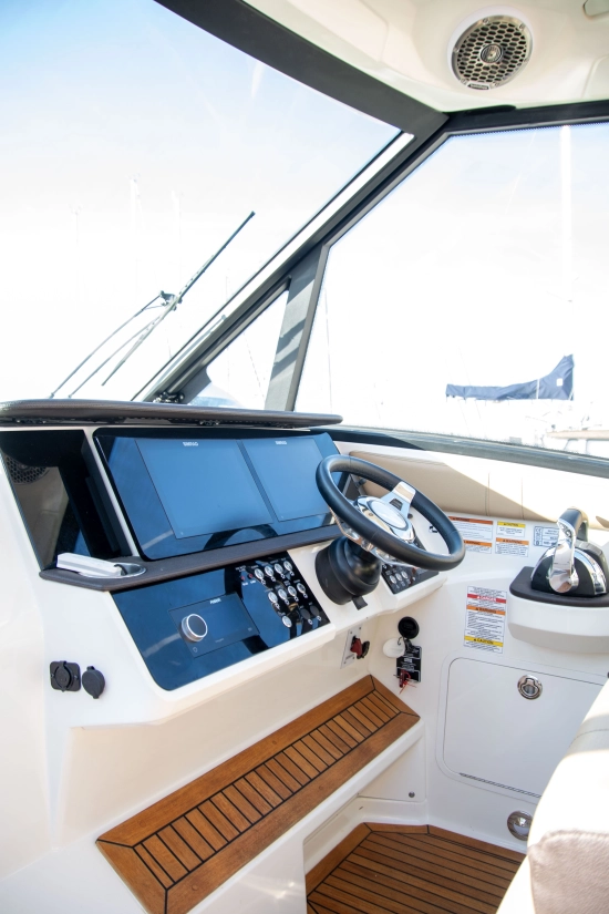 Sea Ray Sundancer 320 usado à venda