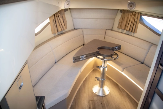 Sea Ray Sundancer 320 usado à venda