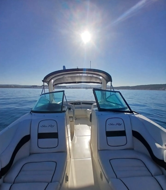 Sea Ray SLX 290 usado à venda