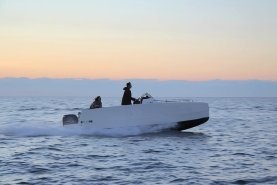 Nuva Yachts M6 OPEN d’occasion à vendre