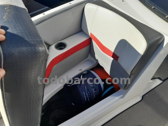 Four Winns H230S 2017 usado à venda