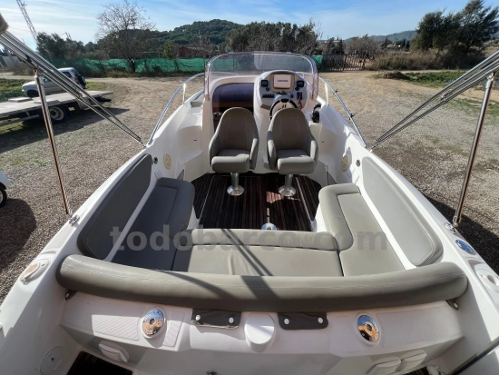 Beneteau Flyer 750 SUNDECK usado à venda