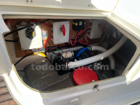 Beneteau Flyer 750 SUNDECK usado à venda