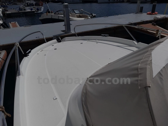 Beneteau Flyer 750 SUNDECK usado à venda