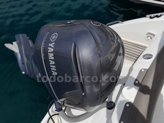 Beneteau Flyer 750 SUNDECK usado à venda