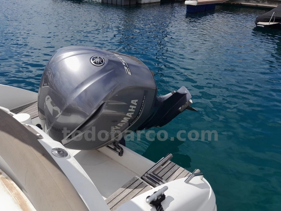 Beneteau Flyer 750 SUNDECK usado à venda