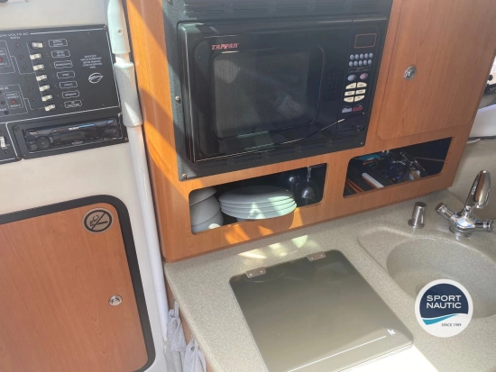 Crownline 250CR preowned for sale