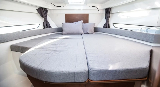 Beneteau Antares 9 novos à venda