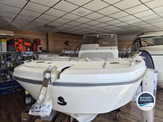 Beneteau Flyer 8 Spacedeck V2 usado à venda